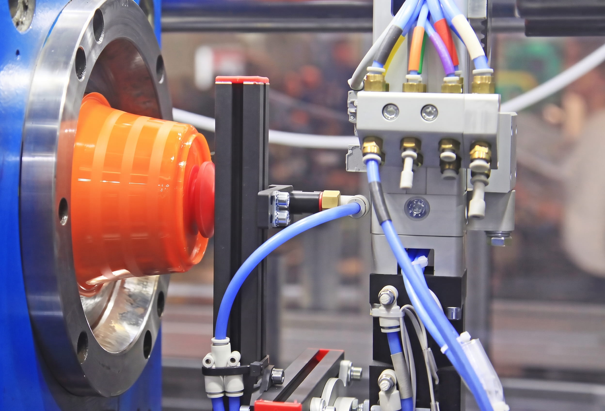Sizing a Pneumatic Cylinder for a High-Cycle Packaging Axis: Force, Flow and Cushioning